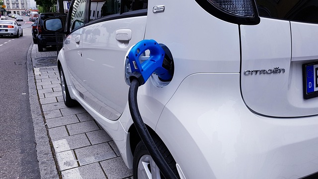 Prisfald på brugte tesla model y: Er det tid til at slå til?